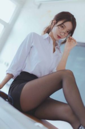 《裸体模特》电影在线观看_国产剧免费观看超清