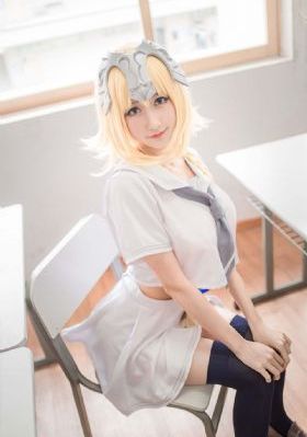 制服诱惑完整版_超清迅雷电影在线